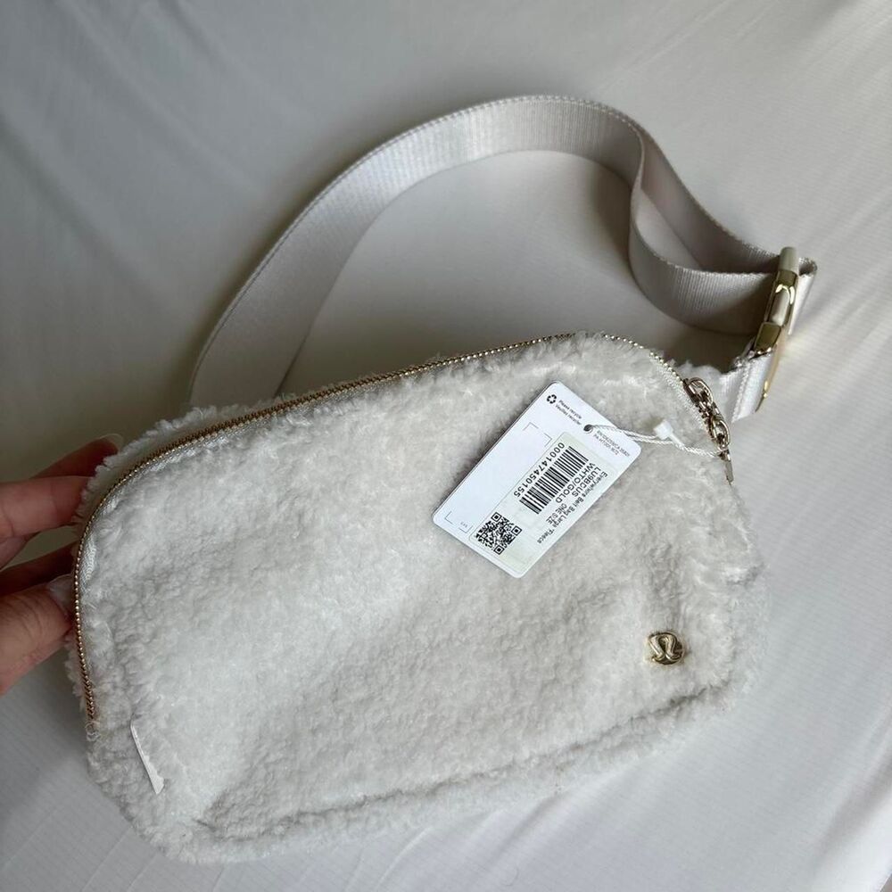 Lululemon Women's White Bag